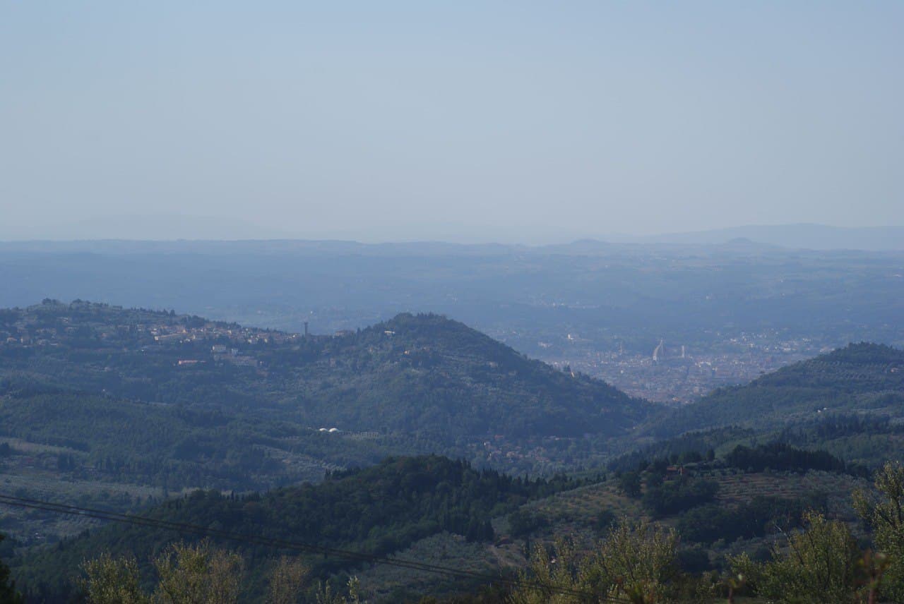 Fig.1 - Fiesole e Firenze viste da nord