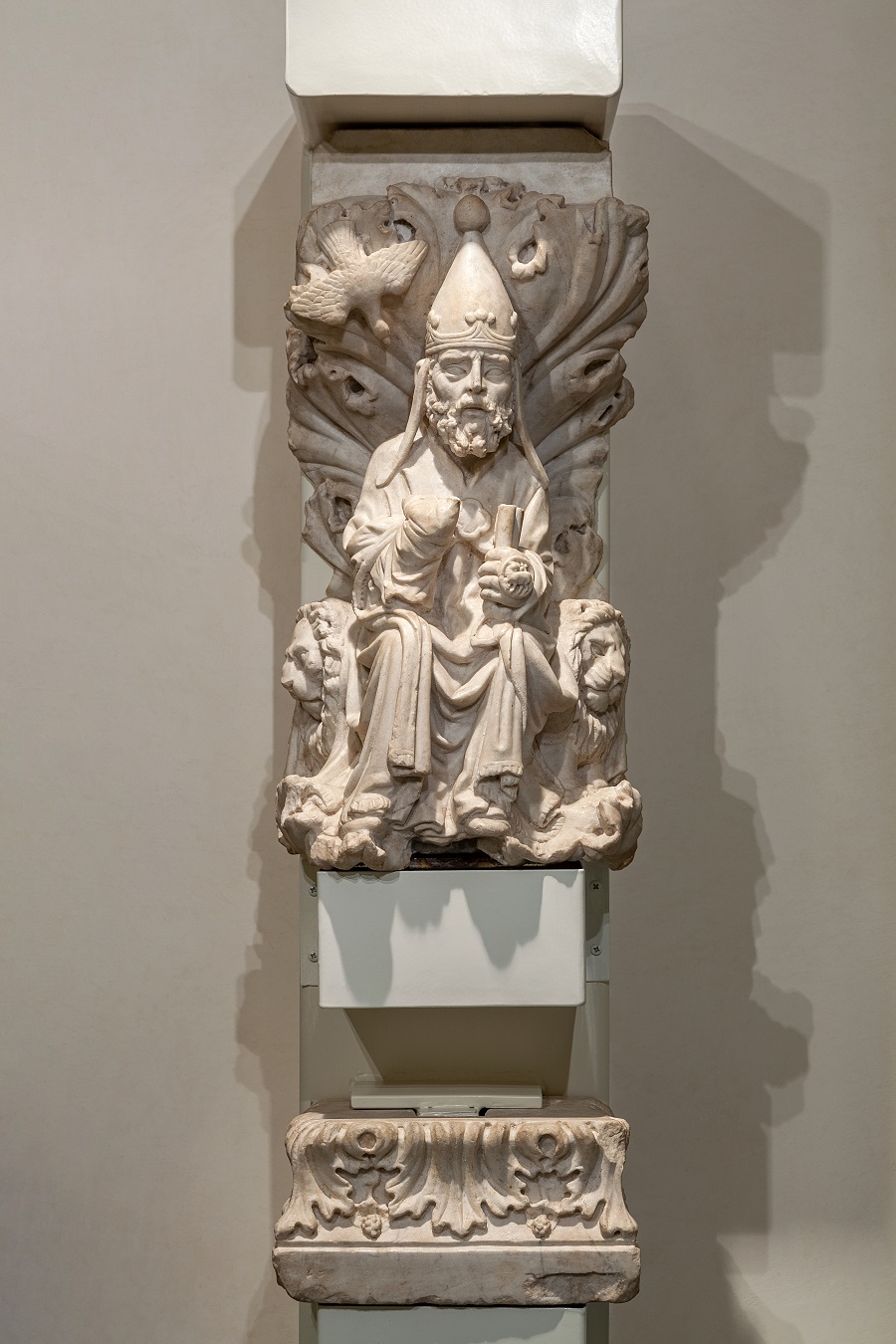 Fig. 3 – Mensola dell’altare del Battistero di Firenze – Un Santo Papa