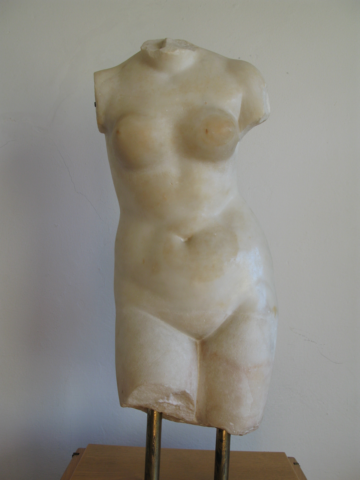 Fig. 2 - Afrodite pudica nuda, Collezione Albites, Museo archeologico di Fiesole (replica romana di originale greco del II sec. a.C.)