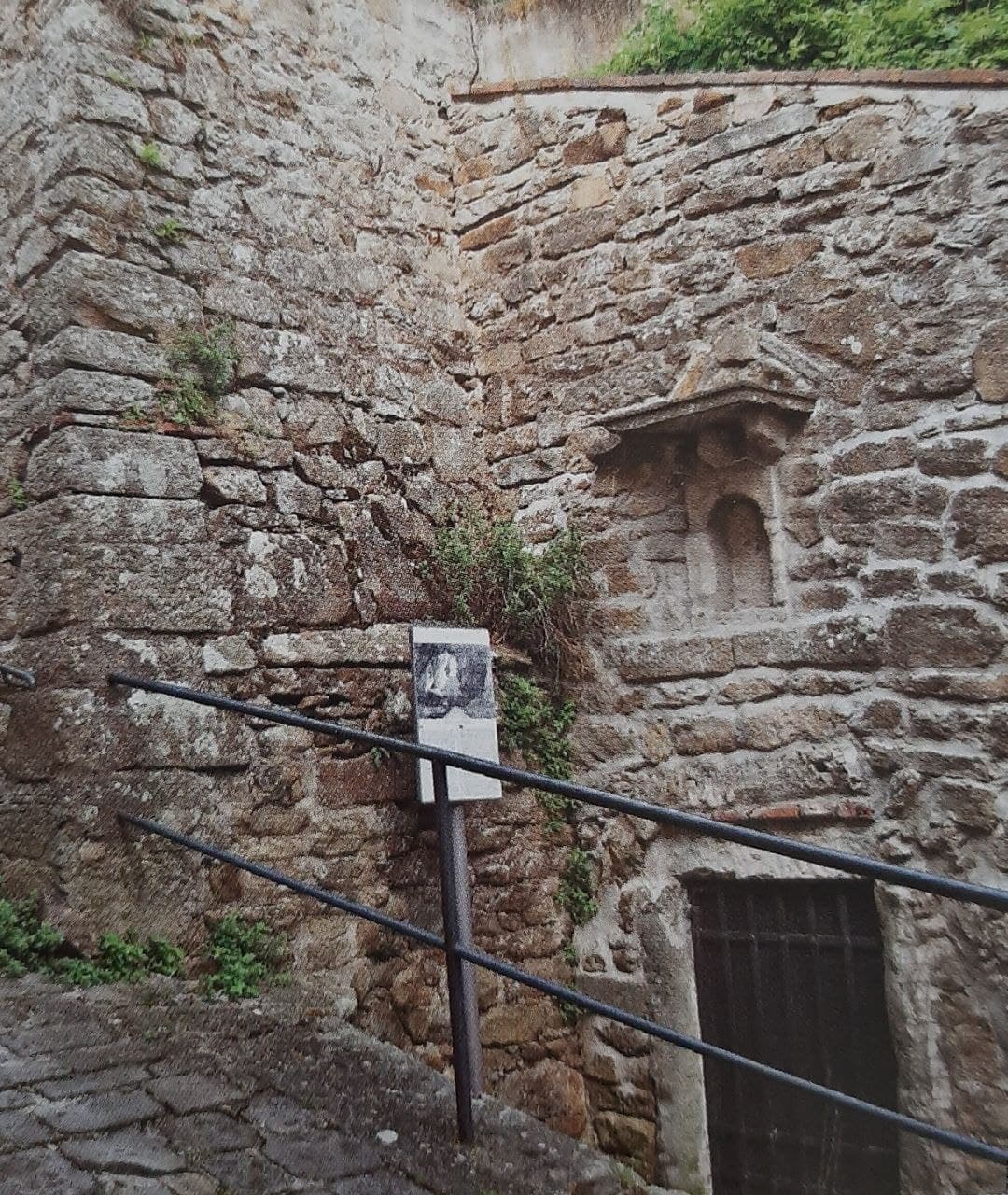 Fig. 4 - Ingresso della Fonte Sotterra