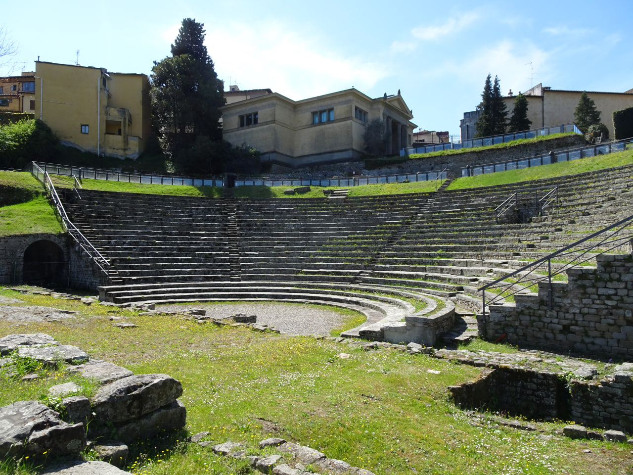 Fig. 3 - Il teatro romano di Fiesole, fine I sec. a.C. - inizio I sec. d.C